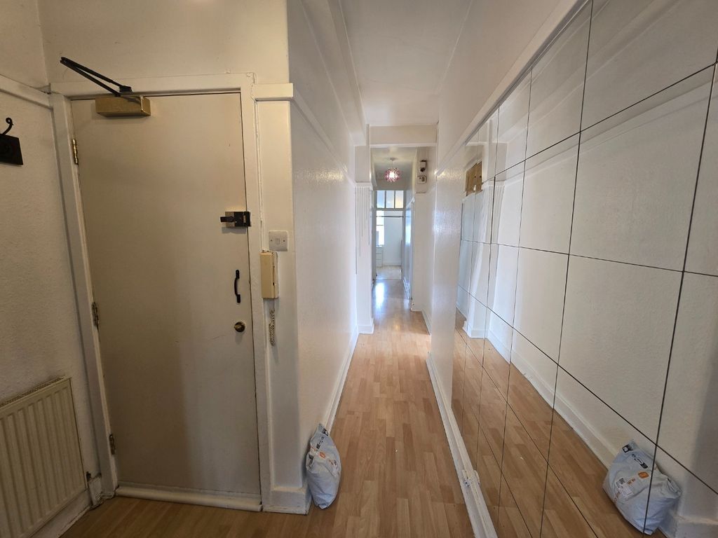 Property photo 3 of 11 4771334