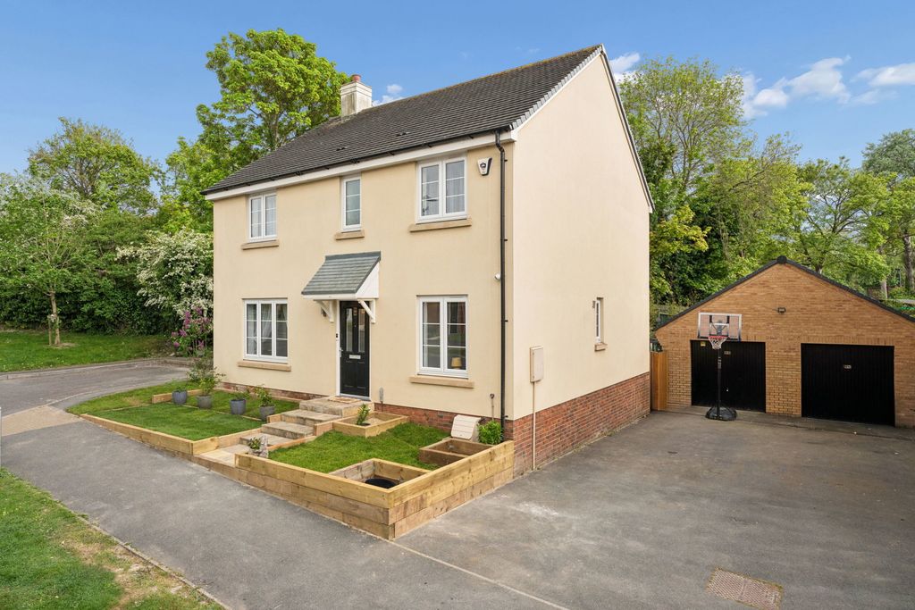 Property photo 1 of 35