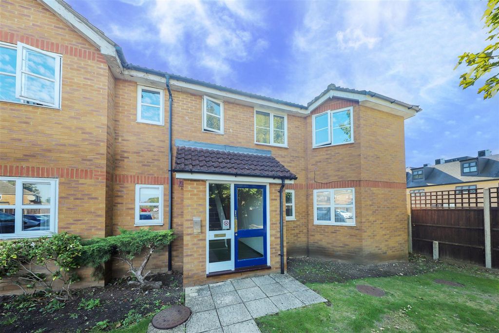 Property photo 1 of 7 Front