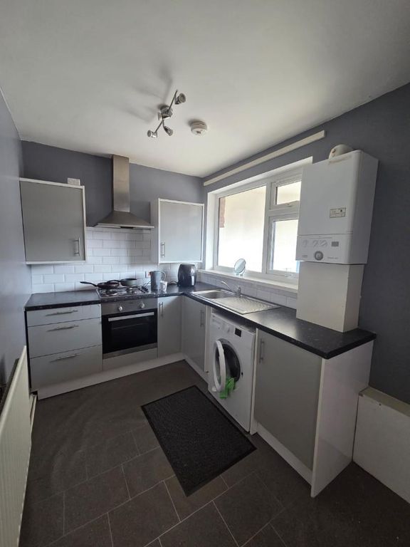 Property photo 2 of 10 Kitchen.Jpg