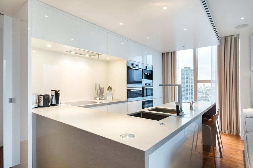 Property photo 3 of 14 The Heron