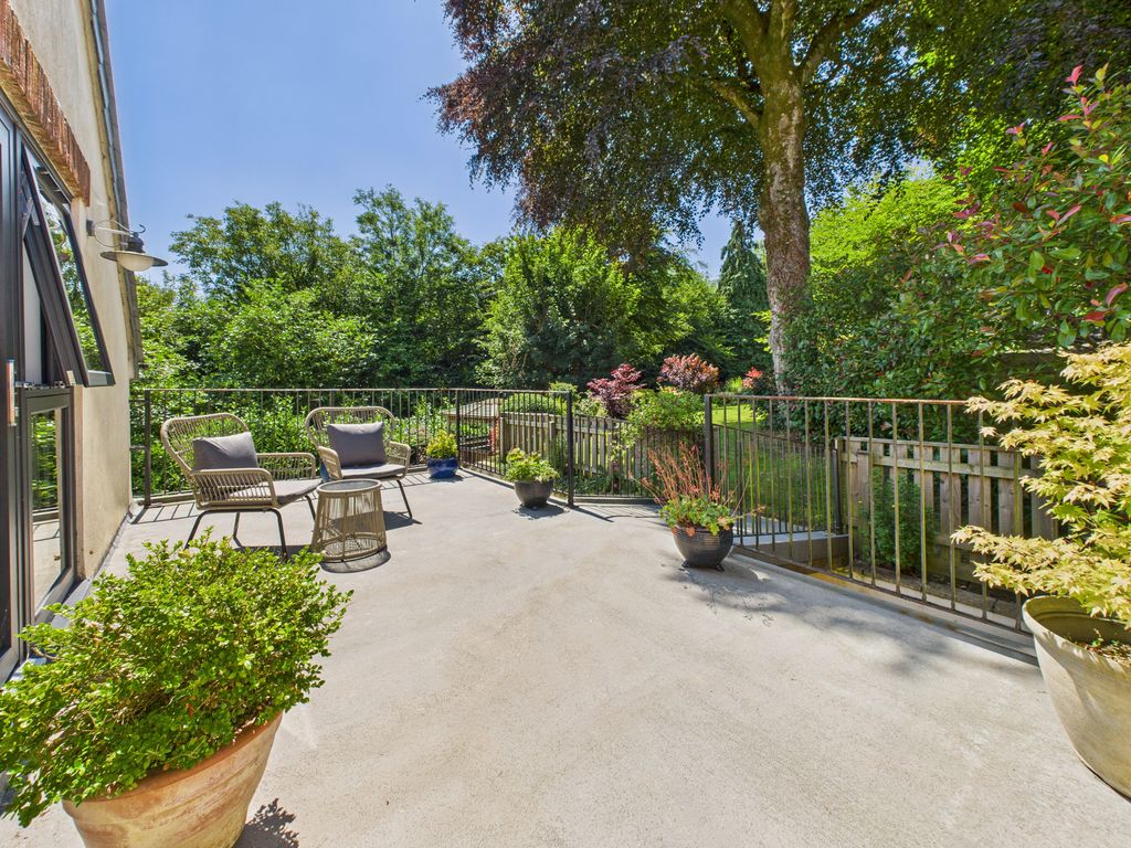 Property photo 2 of 26