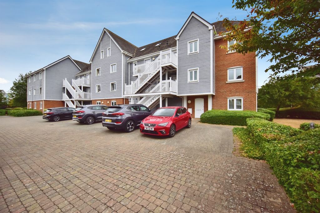 Property photo 2 of 18