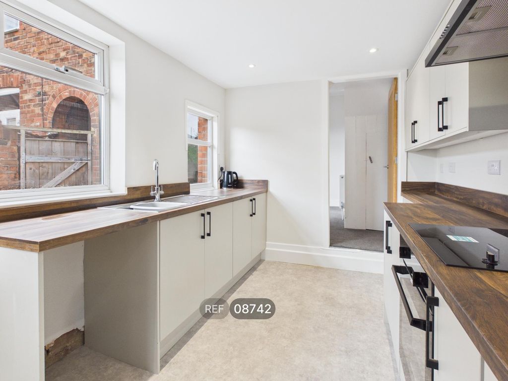 Property photo 2 of 31 Kitchen