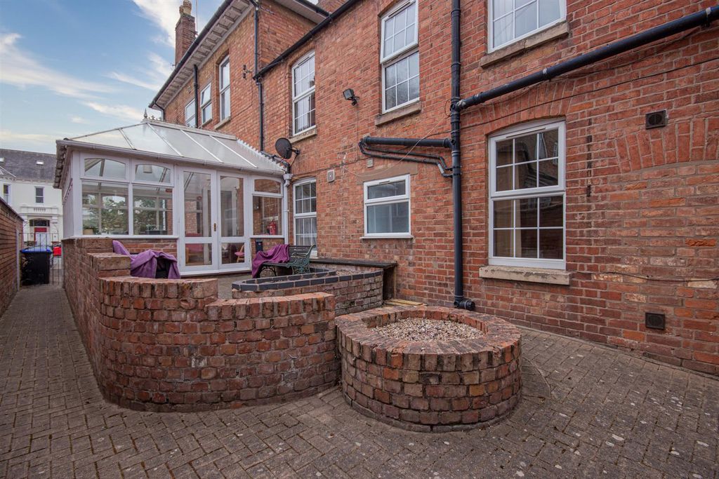 Property photo 2 of 9 Russellterrace_Backpatios-7.Jpg