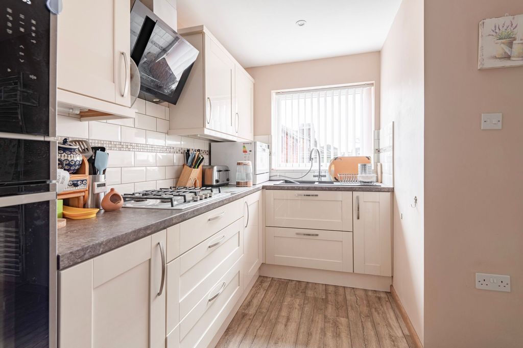 Property photo 3 of 16