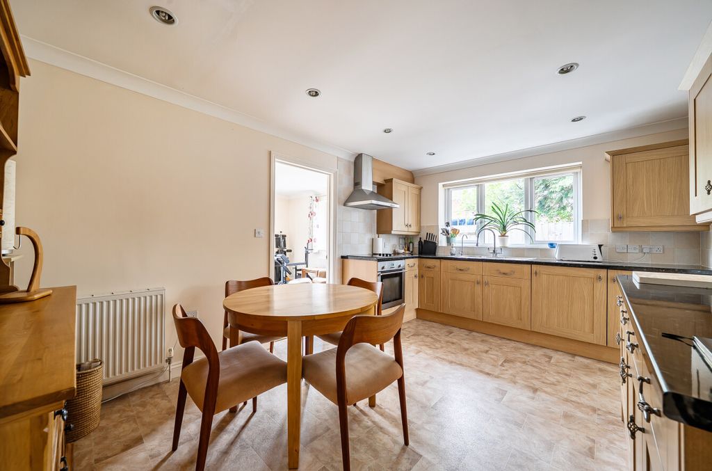 Property photo 3 of 19 1433701-8-69cd62B...