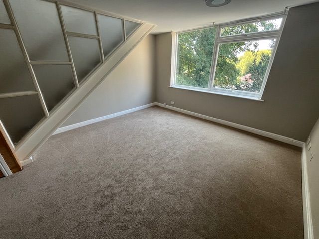 Property photo 2 of 12 Image