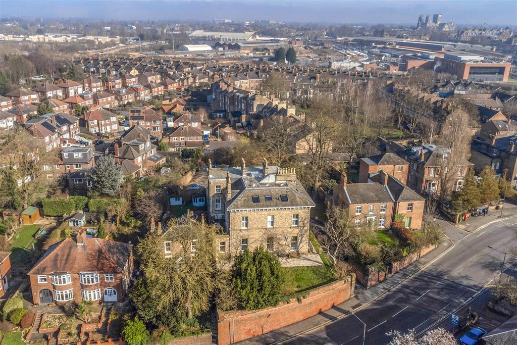 Property photo 2 of 16 Dji_0315.Jpg