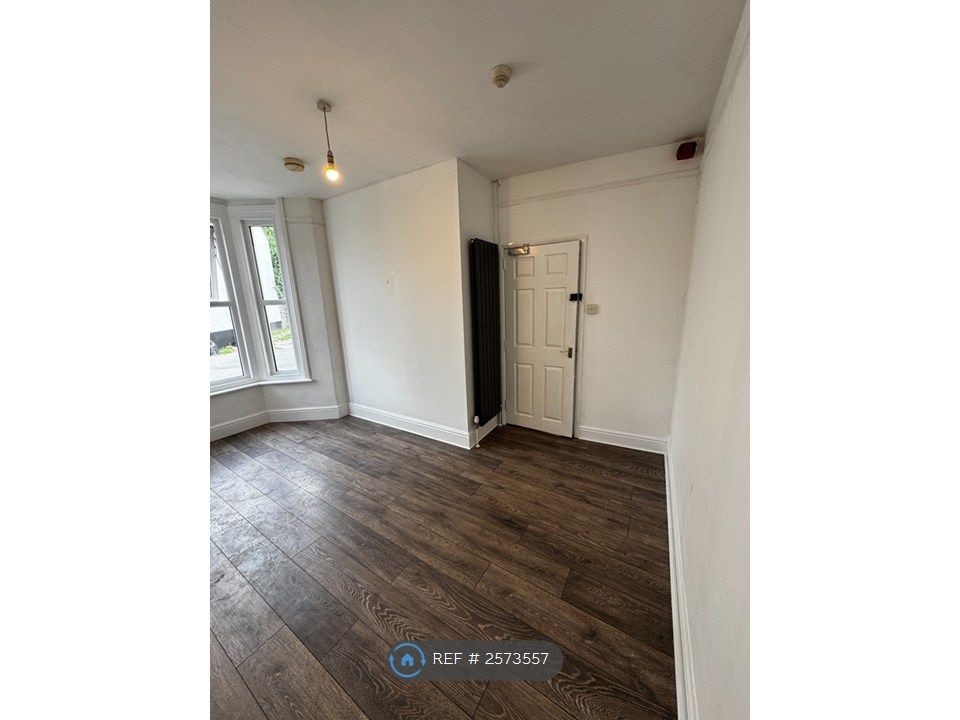 Property photo 3 of 20 Ground Floor Bedroom: £625