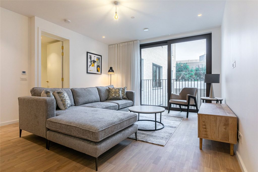 Property photo 3 of 17 Picture No. 23