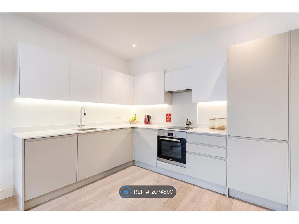 Property photo 3 of 8 Kitchen