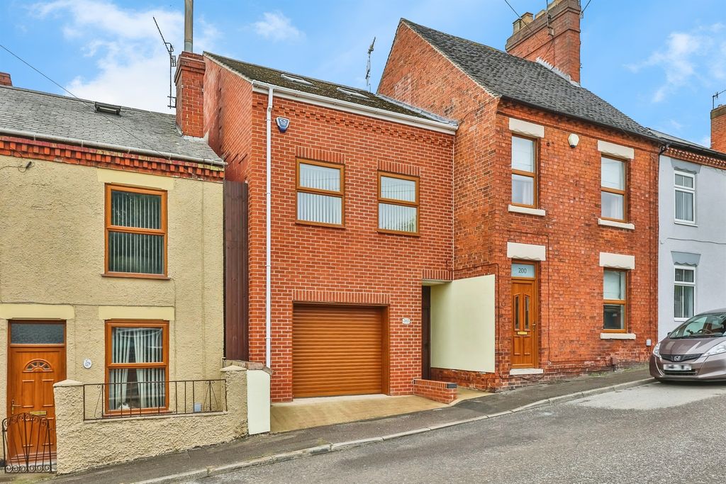 Property photo 1 of 27