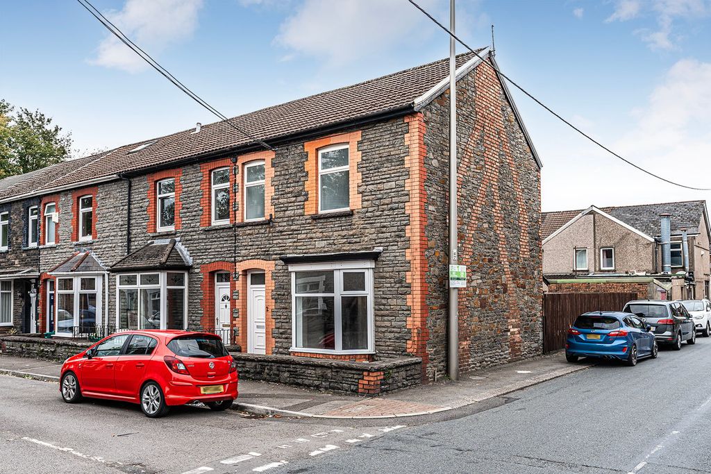 Property photo 2 of 23