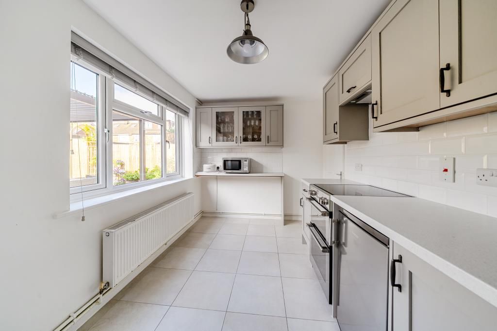 Property photo 3 of 23 Kitchen