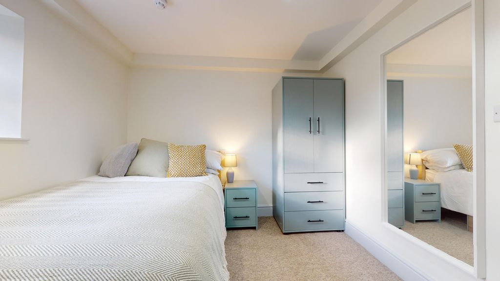 Property photo 3 of 8 Flat 1 Room 2c