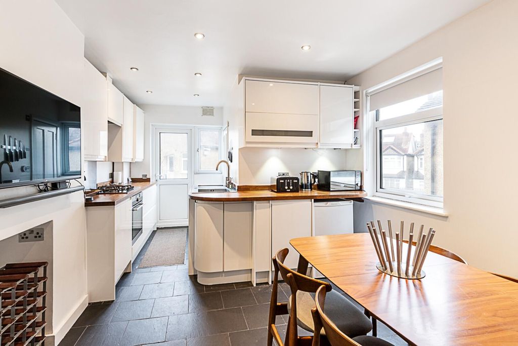 Property photo 1 of 15 Byja - 16 Kimble Road Sw19 2As-14.Jpg