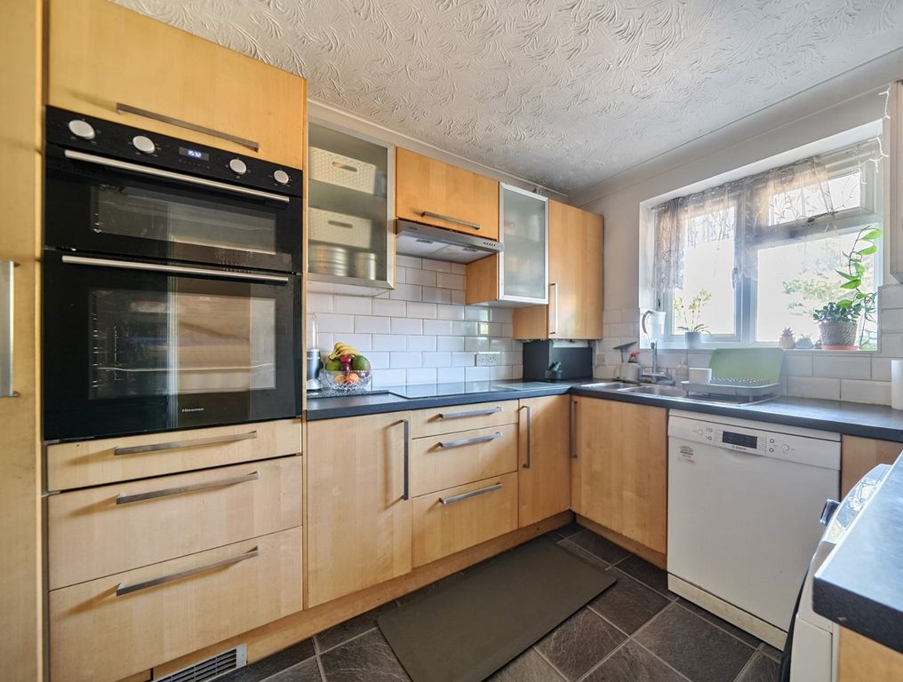 Property photo 2 of 18 Picture No. 26