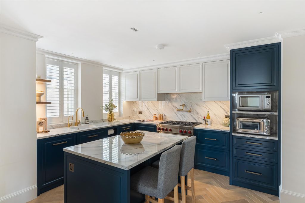 Property photo 3 of 18 Image