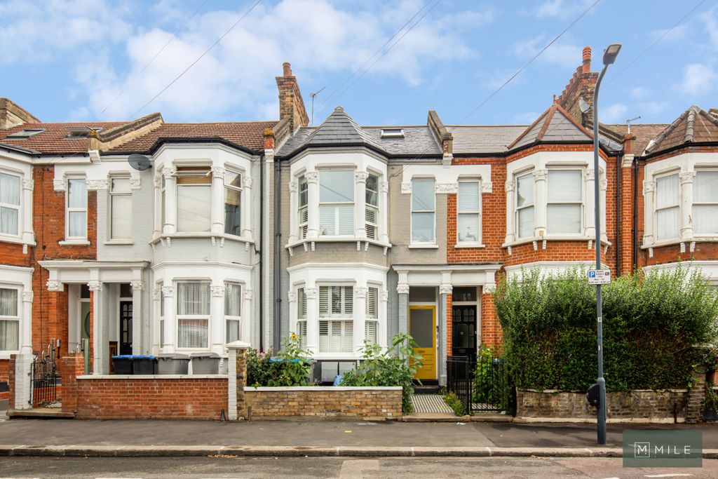 Property photo 2 of 9 1