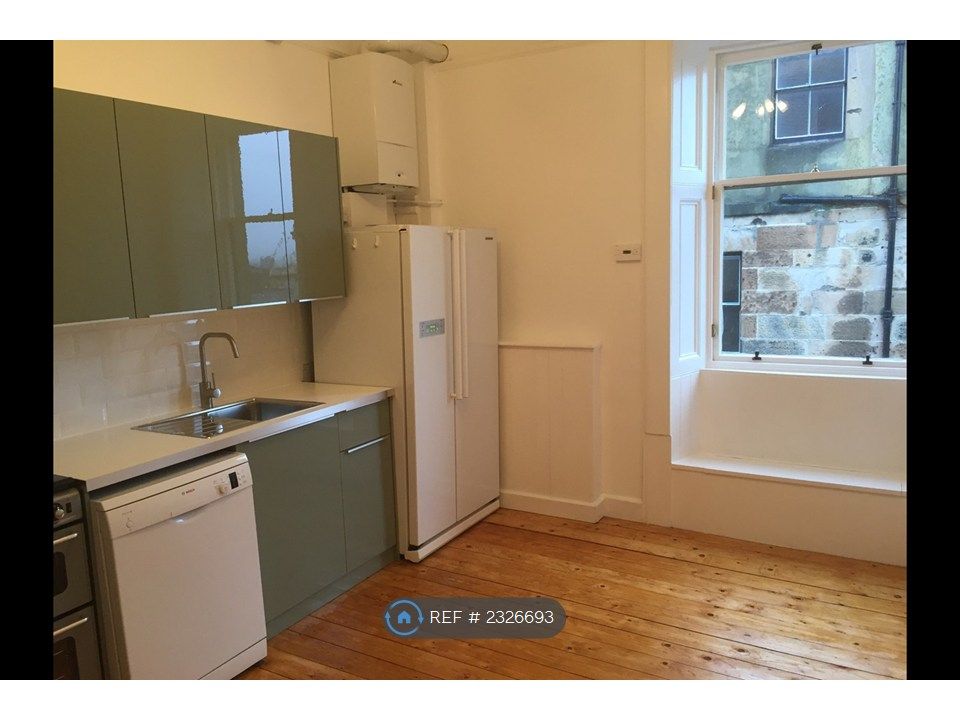Property photo 3 of 16 Luxury Dining Kitchen