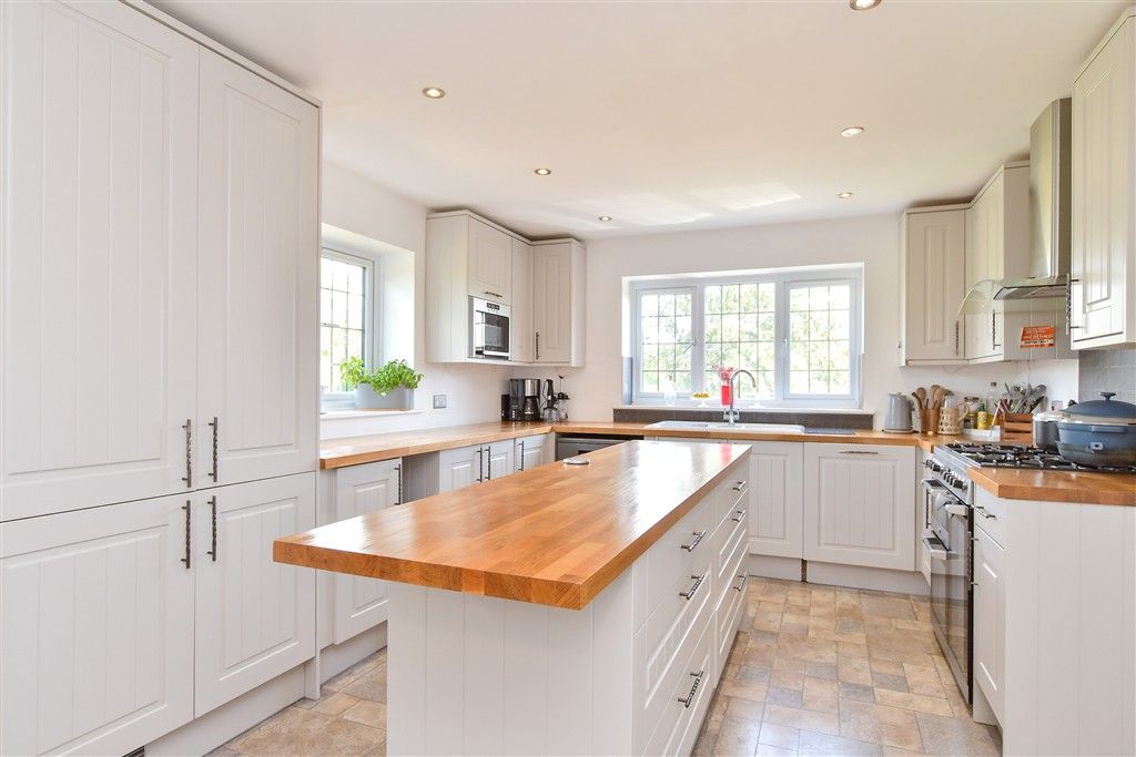 Property photo 3 of 16 Kitchen/ Breakfast Room