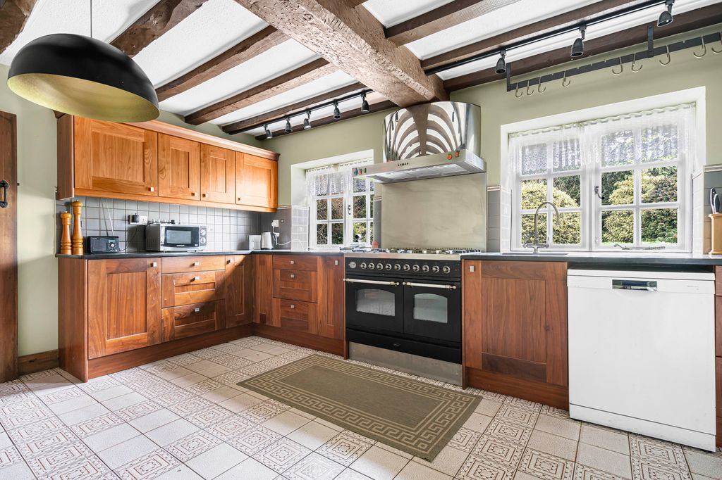Property photo 3 of 31 Barn Court, Toot Baldon, Oxford, Oxfordshire, Ox44 9Ng