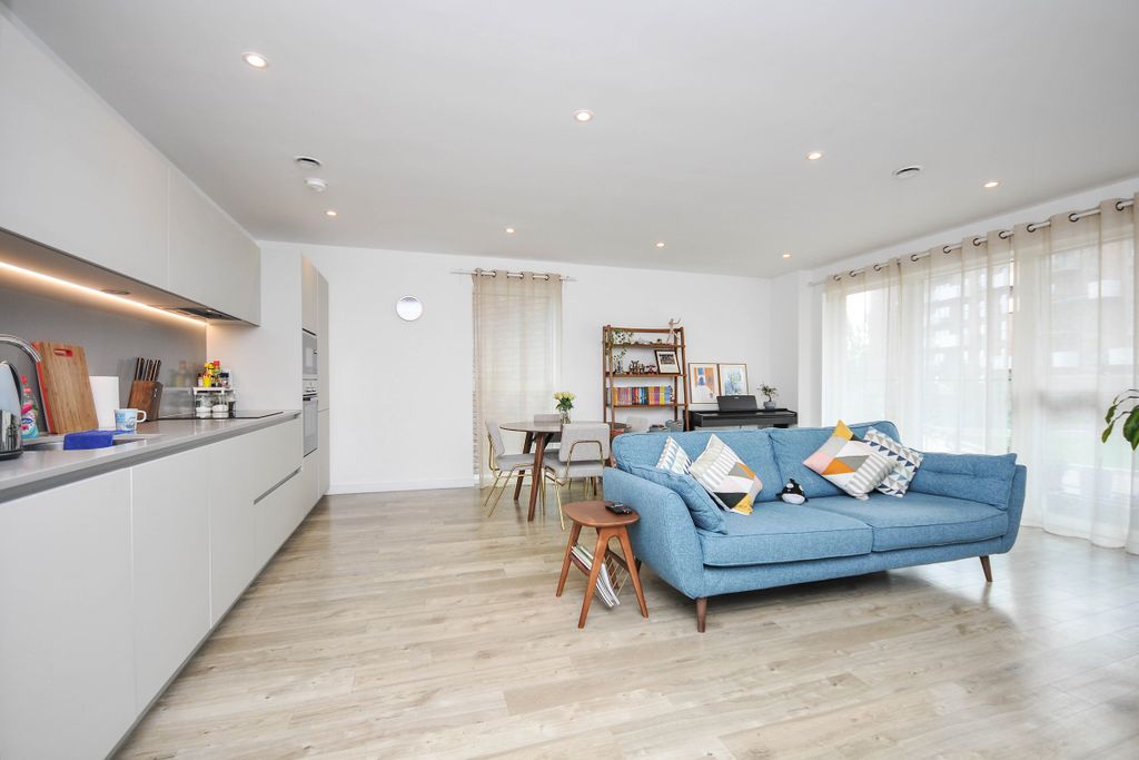 Property photo 2 of 14 Kitchen