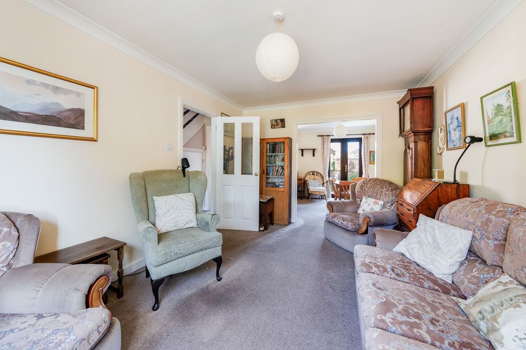Property photo 2 of 16