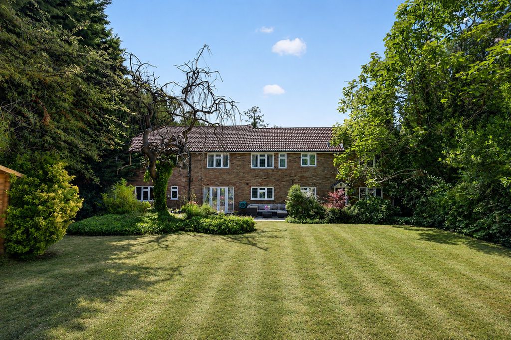 Property photo 2 of 23