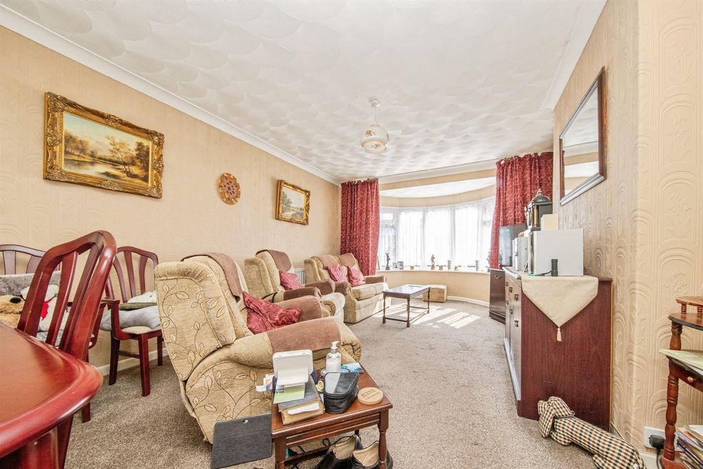 Property photo 3 of 15