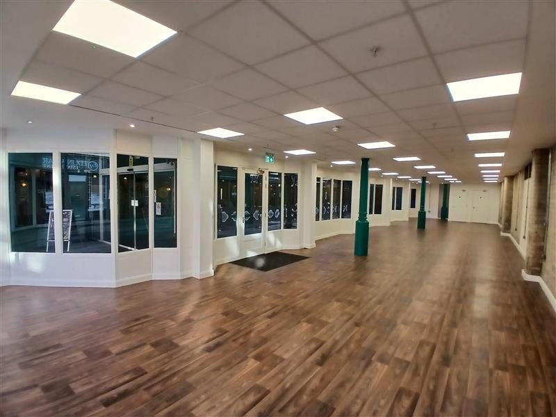 Property photo 2 of 6 43294230-7B21-424A-8B13-0Bab9B56d75c.Jpg