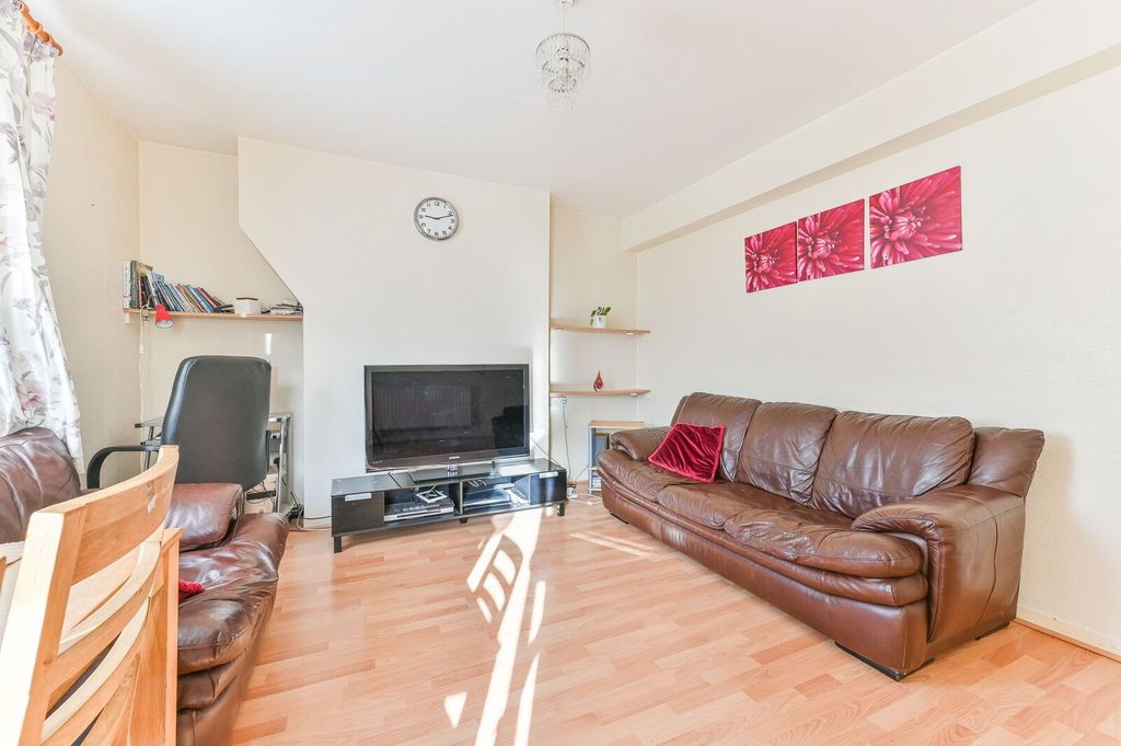 Property photo 3 of 14