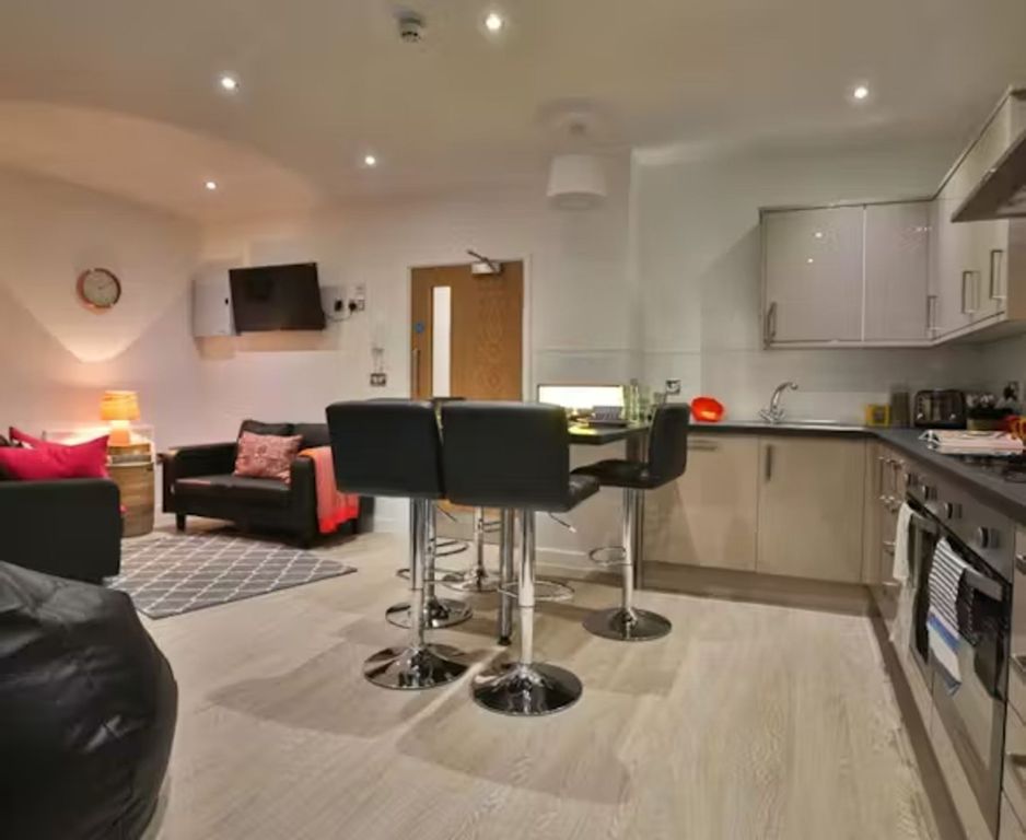 Property photo 2 of 5