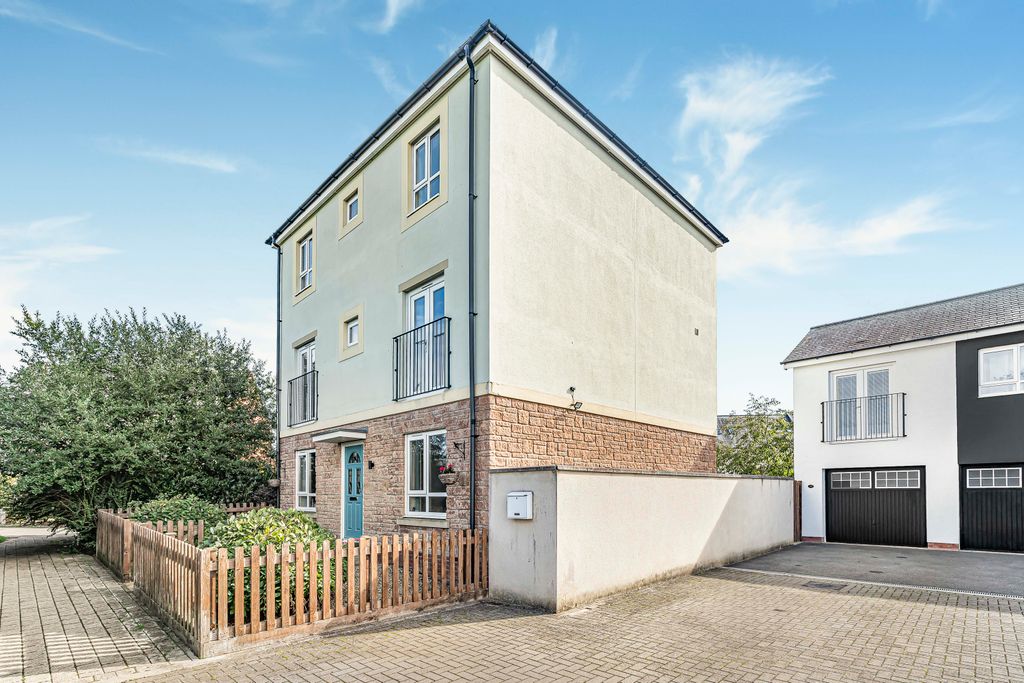 Property photo 1 of 23