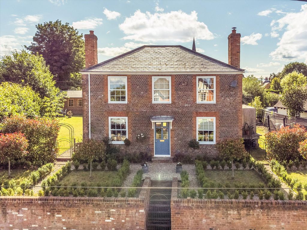 Property photo 1 of 20 Image