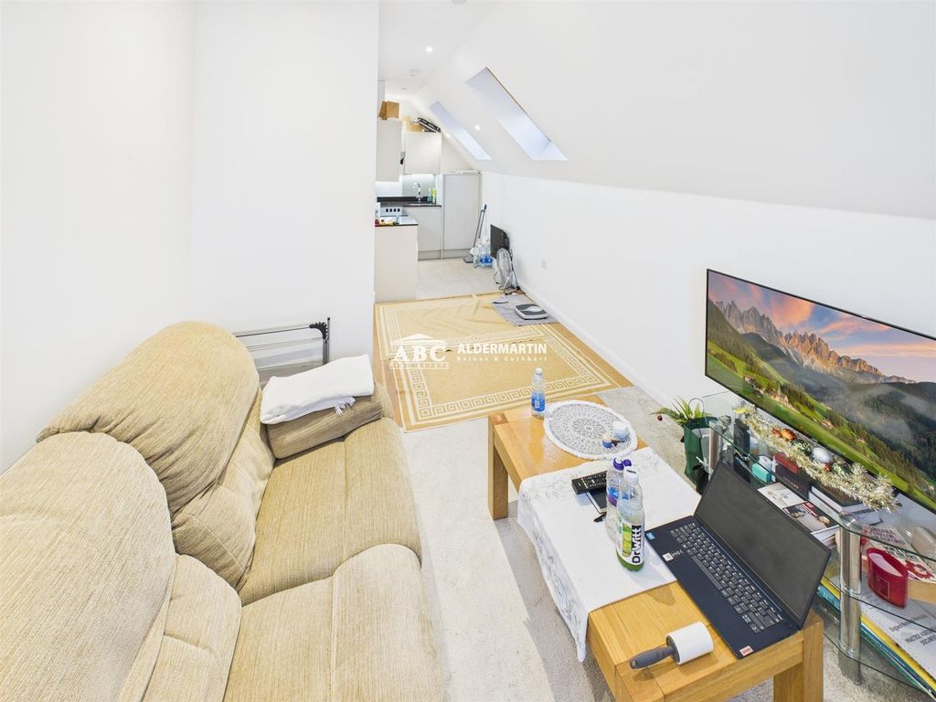 Property photo 3 of 5 Cam03215G0-Pr0096-Still013.Jpg