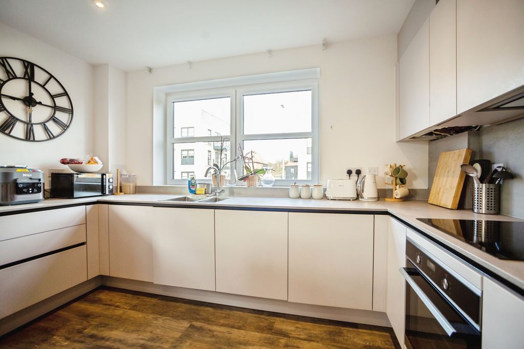 Property photo 3 of 13 Kitchen