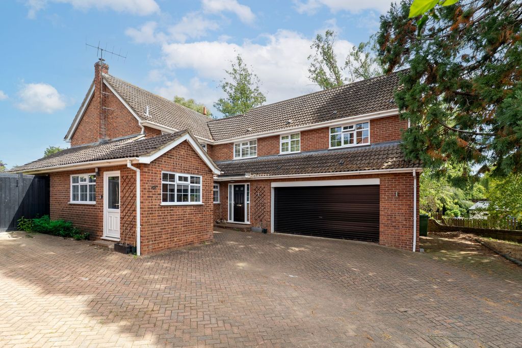 Property photo 1 of 53