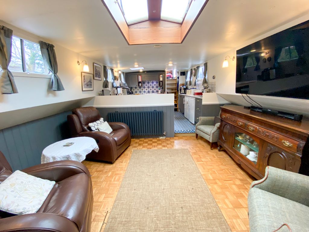 Property photo 3 of 22 Boat Lounge