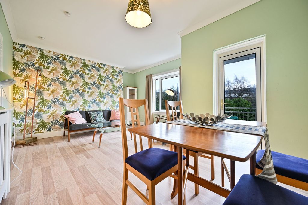 Property photo 3 of 25