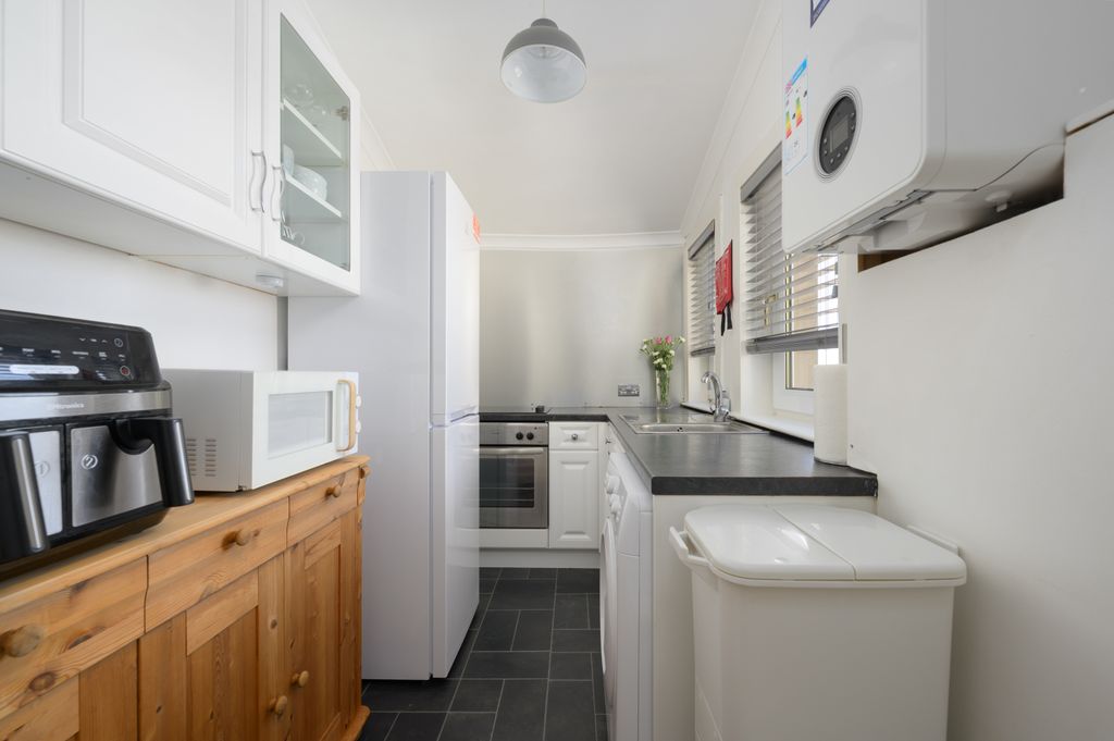 Additional image 6 of 2 bed flat for sale186 Main Street, Newmills KY12