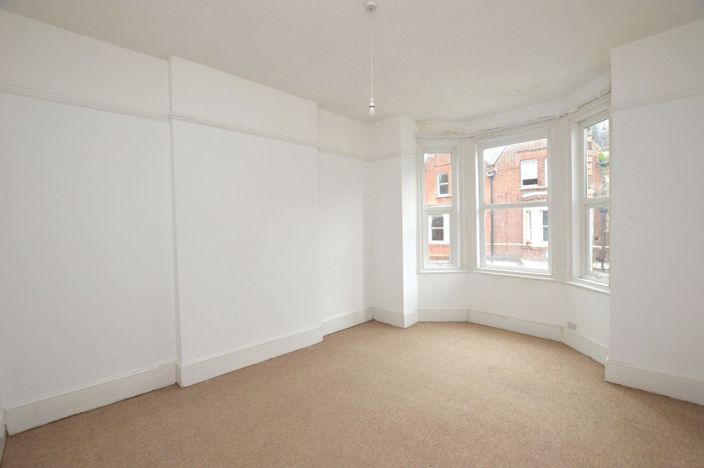 Property photo 2 of 9 Bedroom