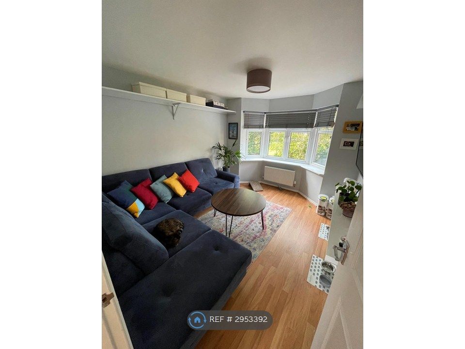 Property photo 1 of 14 Living Room