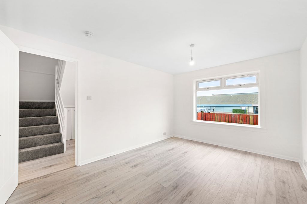 Property photo 1 of 24 Living Room