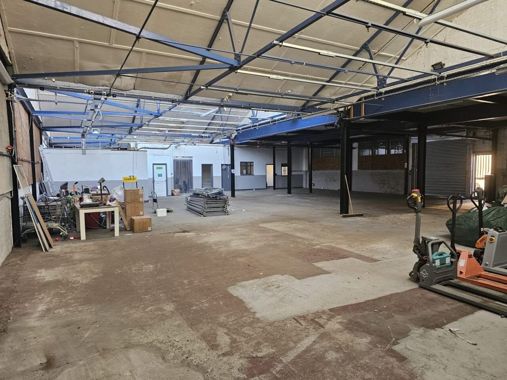 Property photo 2 of 5