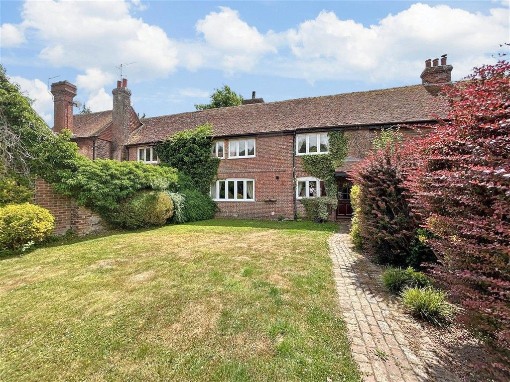 Property photo 1 of 4 Front