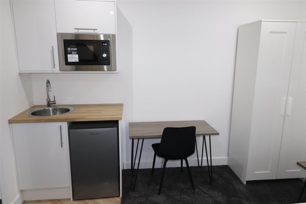 Property photo 2 of 7 78 Charter (40).Jpg