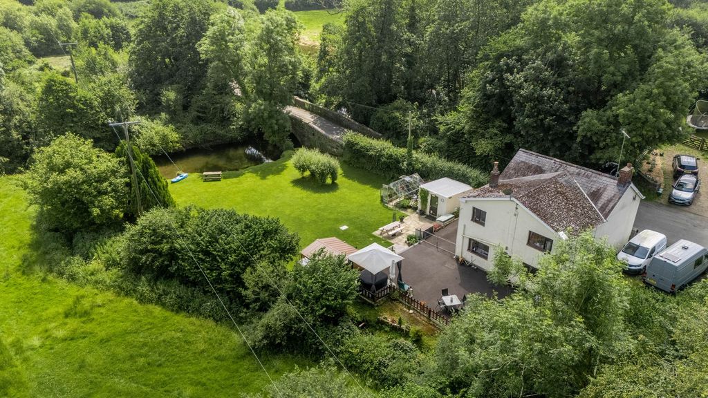 Property photo 1 of 37