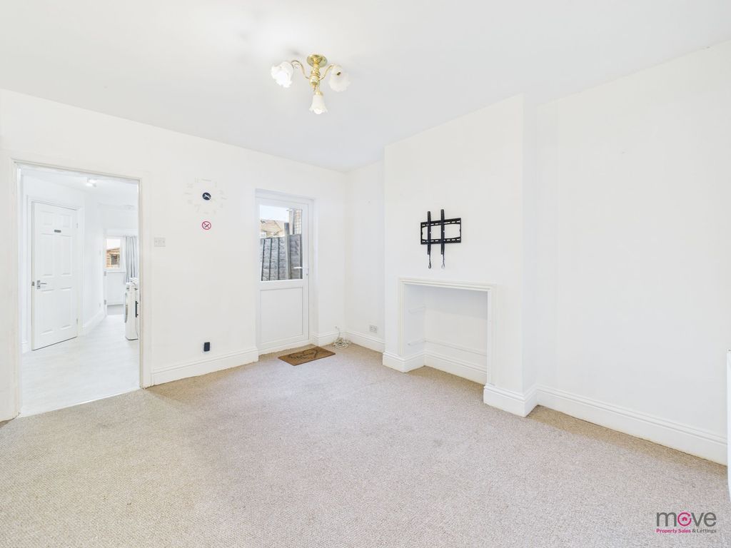 Property photo 3 of 9